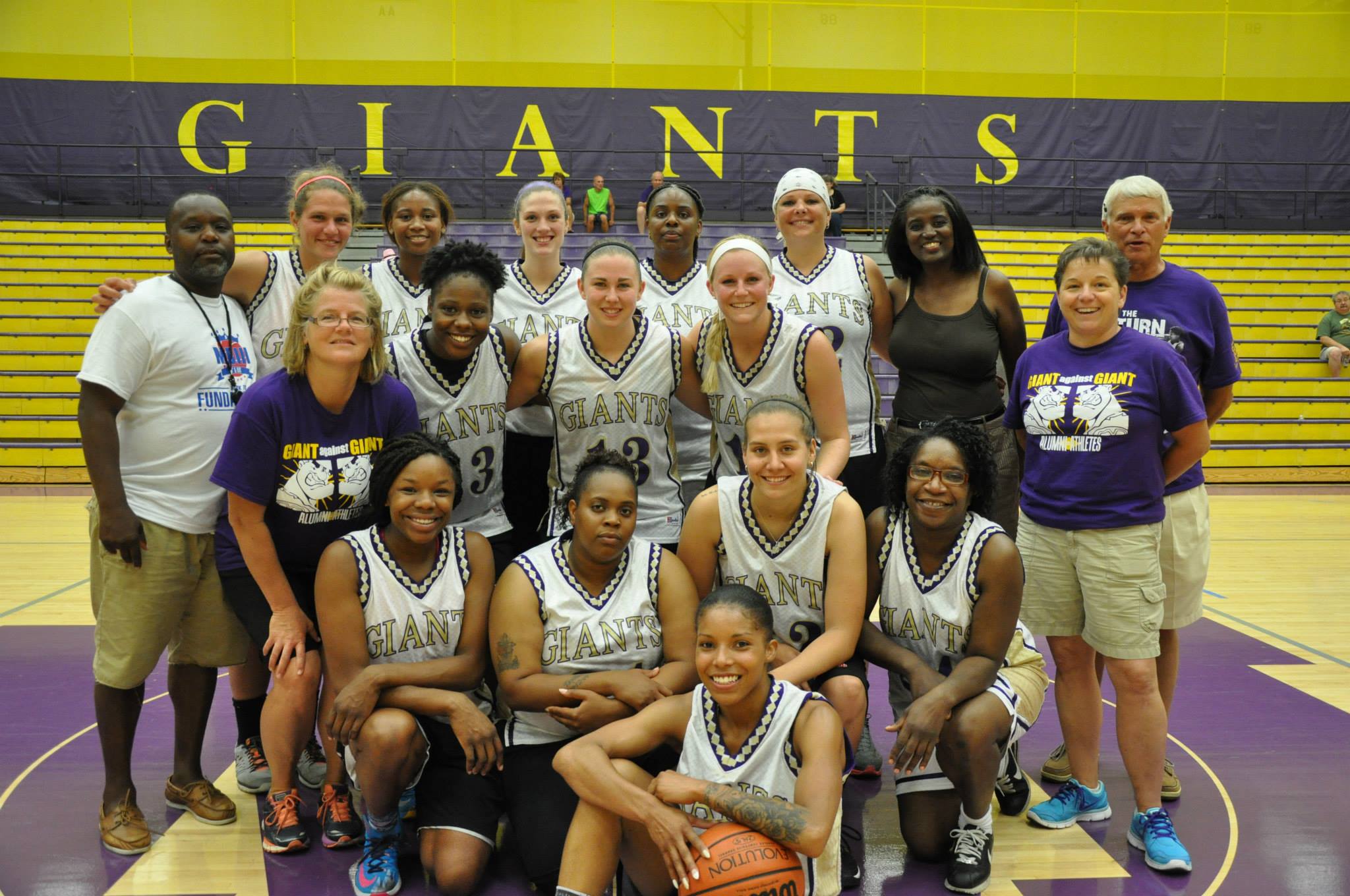 Giant Challenge 2015 girls basketball alumni team